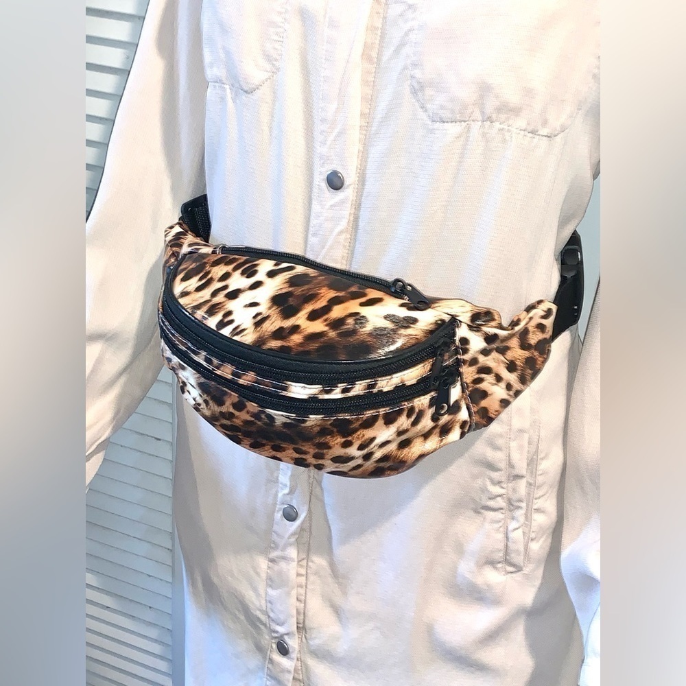 Animal Spotted Fanny pack Waterproof new with tags